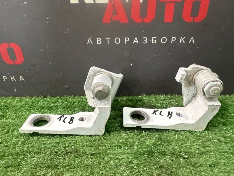 Петли двери Ford Focus 3 HB 2012 CB8