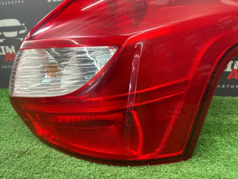 Фонарь Ford Focus 3 HB 2012 CB8
