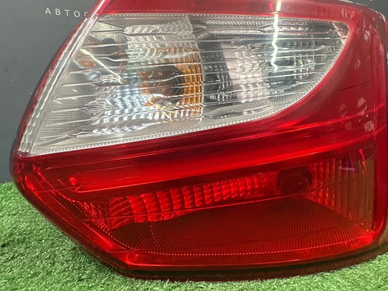Фонарь Ford Focus 3 HB 2012 CB8