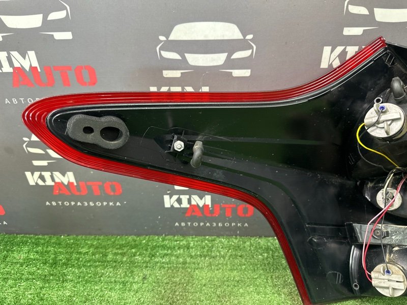Фонарь Ford Focus 3 HB 2012 CB8
