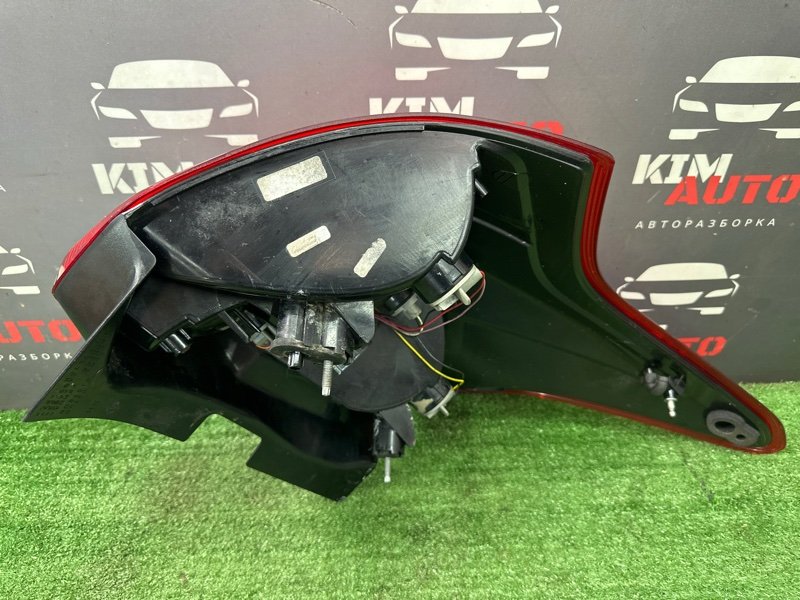Фонарь Ford Focus 3 HB 2012 CB8