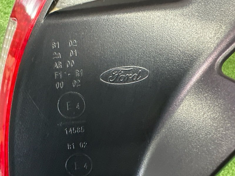 Фонарь Ford Focus 3 HB 2012 CB8