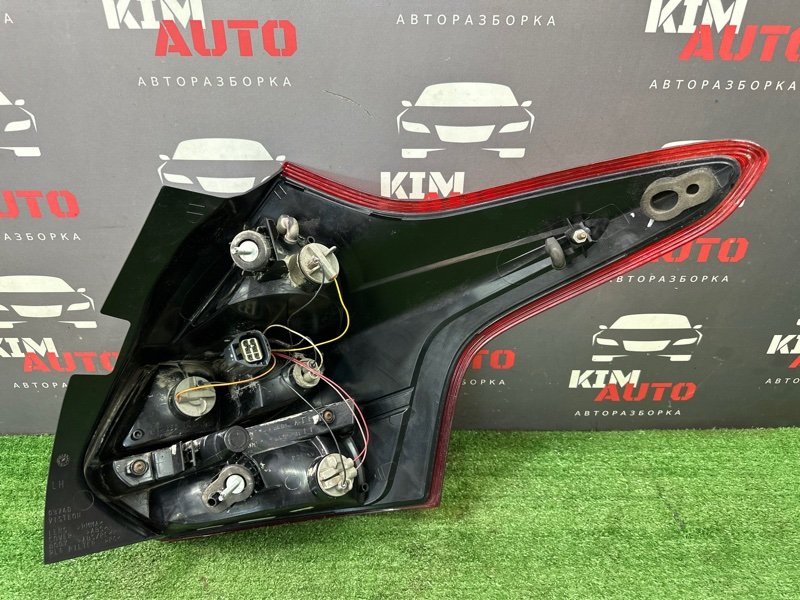 Фонарь Ford Focus 3 HB 2012 CB8