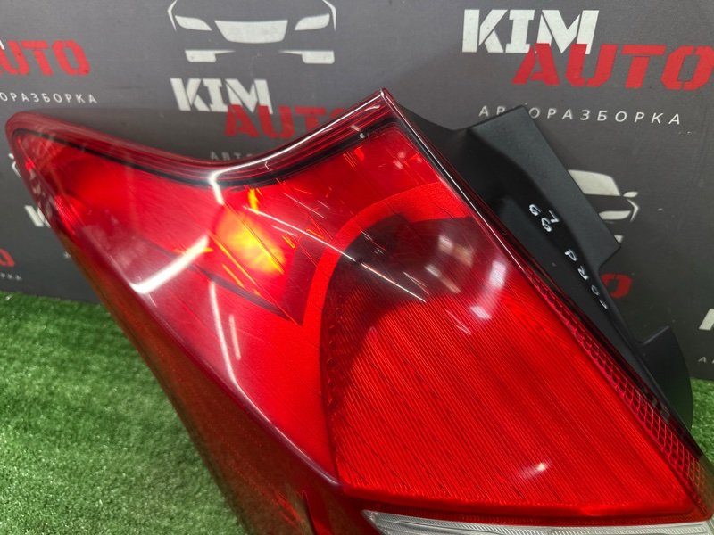Фонарь Ford Focus 3 HB 2012 CB8