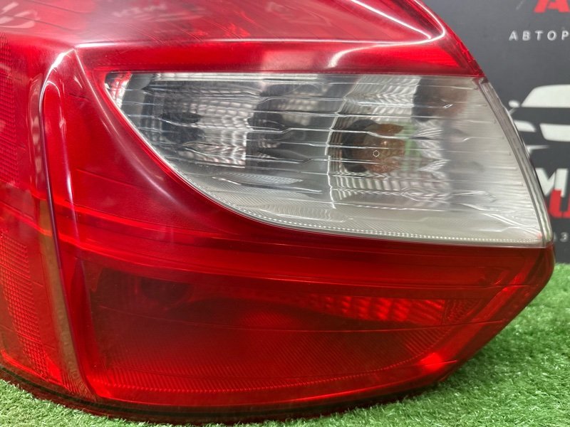 Фонарь Ford Focus 3 HB 2012 CB8