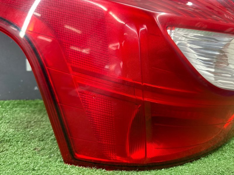 Фонарь Ford Focus 3 HB 2012 CB8