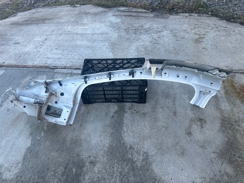 Стойка крыши (банан) Ford Focus 3 2012 MK3