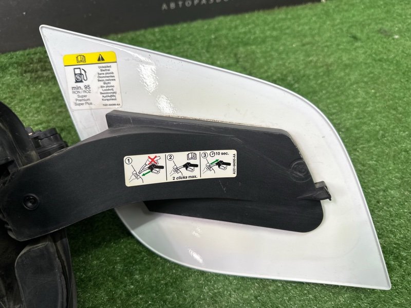 Лючок топливного бака Ford Focus 3 HB 2012 CB8