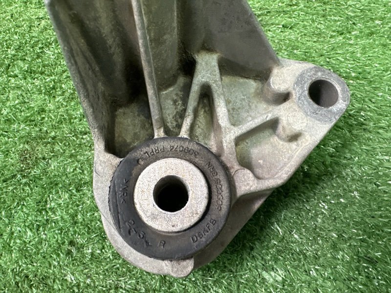 Кронштейн кпп Ford Focus 3 HB 2012 CB8