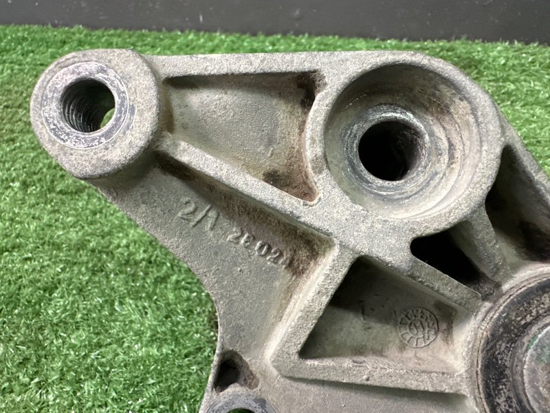 Кронштейн кпп Ford Focus 3 HB 2012 CB8