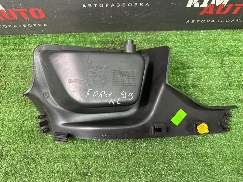 Накладка стойки нижняя Ford Focus 3 HB 2012 CB8