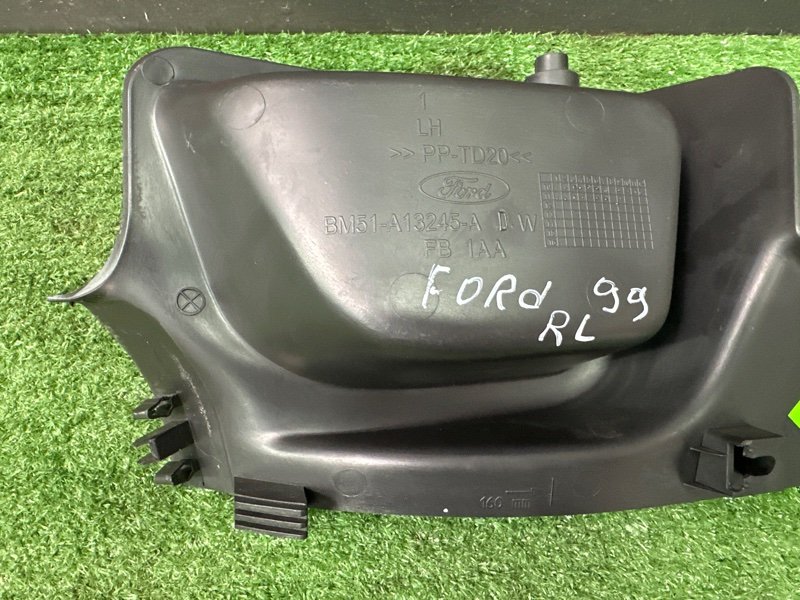 Накладка стойки нижняя Ford Focus 3 HB 2012 CB8