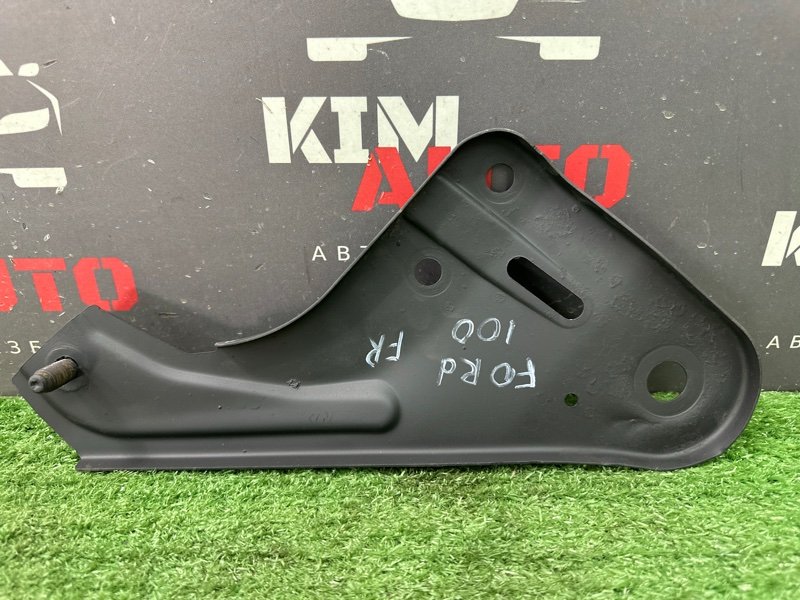 Кронштейн переднего подрамника Ford focus 3 2012 CB8