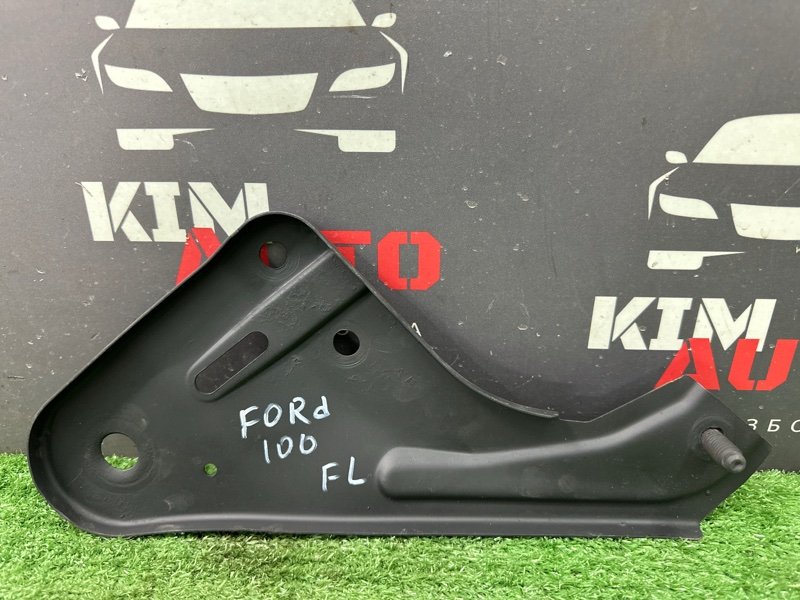 Кронштейн переднего подрамника Ford focus 3 2012 CB8