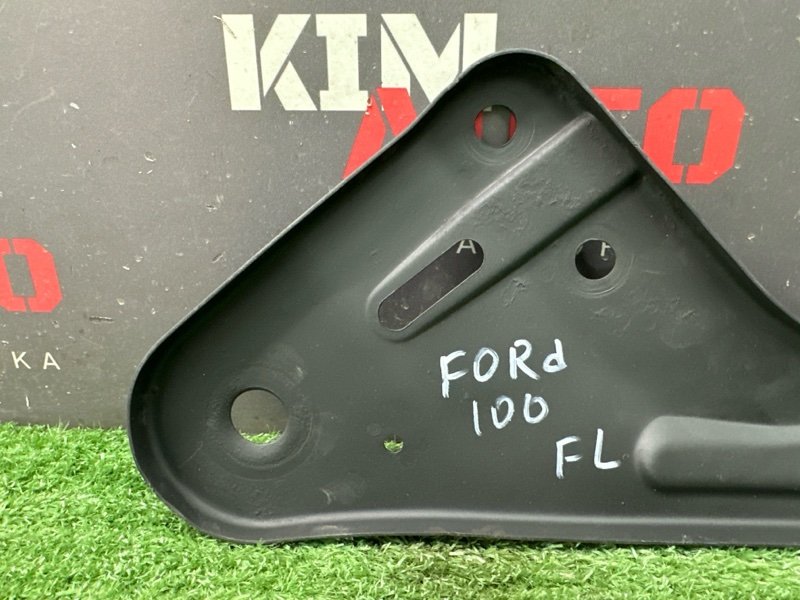 Кронштейн переднего подрамника Ford focus 3 2012 CB8