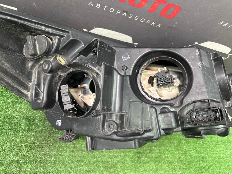 Фара Ford focus 3 2012 CB8