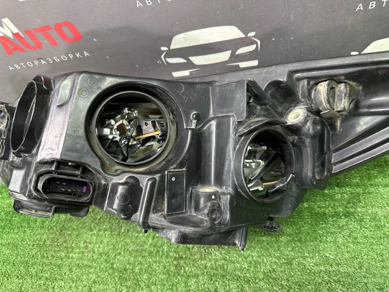 Фара Ford focus 3 2012 CB8