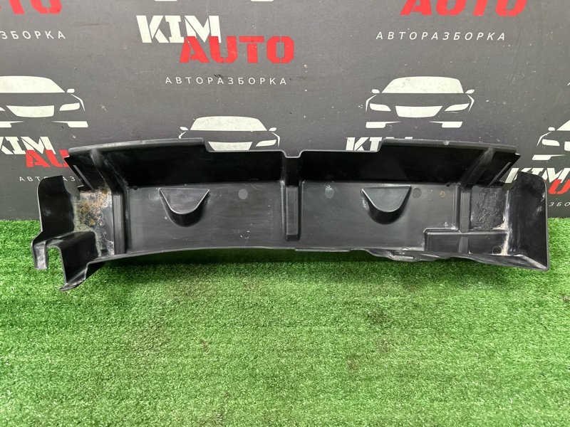 Дефлектор радиатора верхний Ford Focus 3 HB 2012 CB8