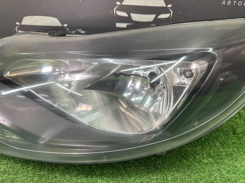 Фара Ford Focus 3 HB 2012 CB8