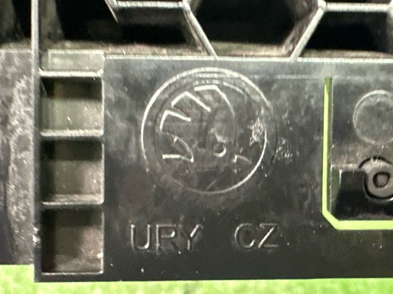 Ящик передней консоли (пепельница) Skoda Octavia 2014 A7