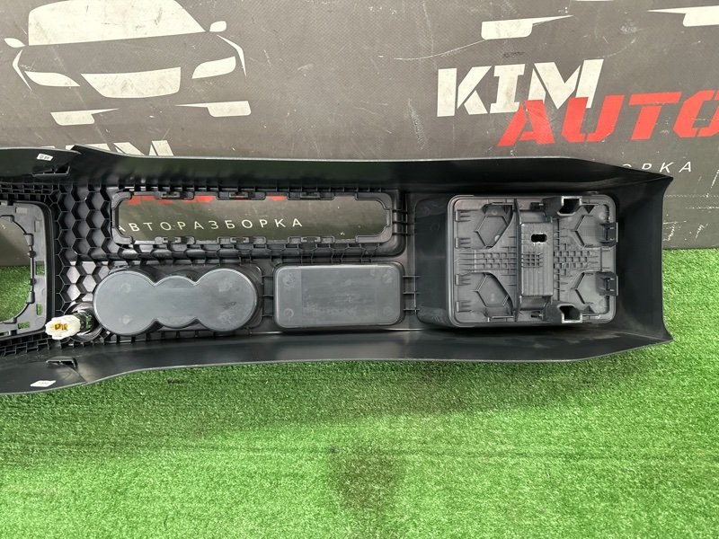 Консоль центральная Skoda Octavia 2014 A7