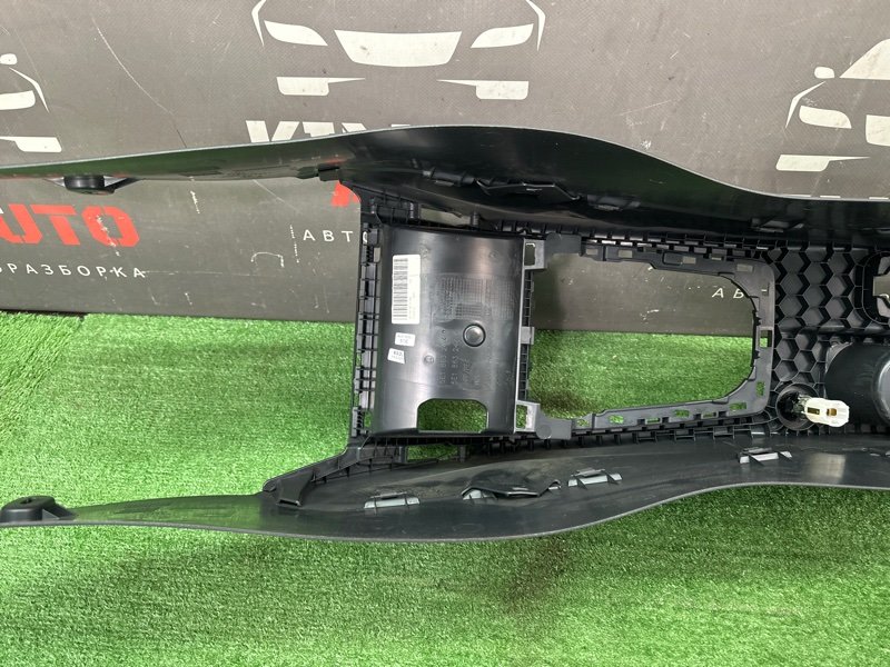 Консоль центральная Skoda Octavia 2014 A7