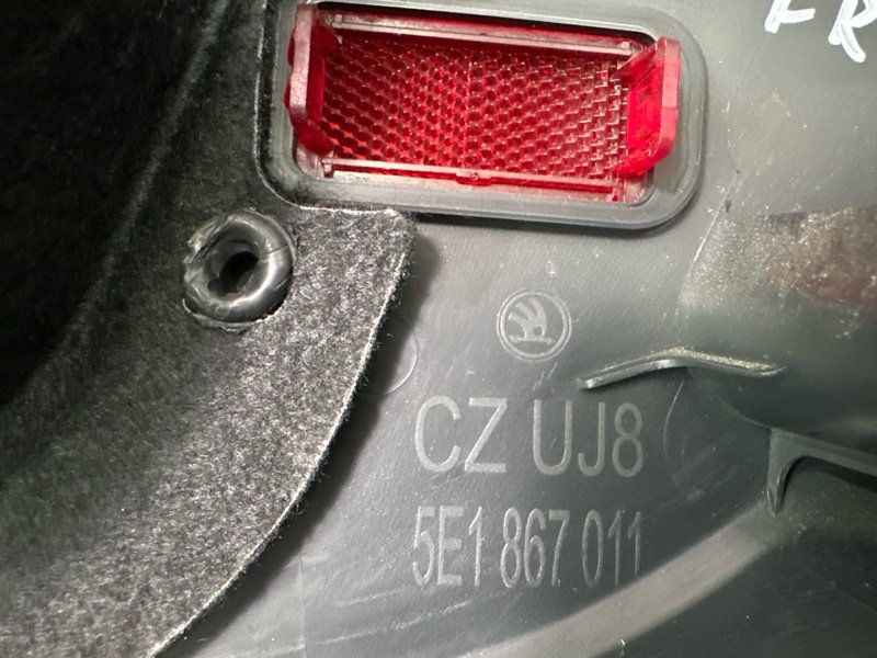 Обшивка двери Skoda Octavia 2014 A7