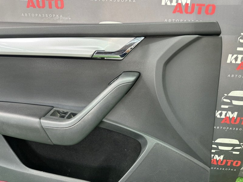 Обшивка двери Skoda Octavia 2014 A7