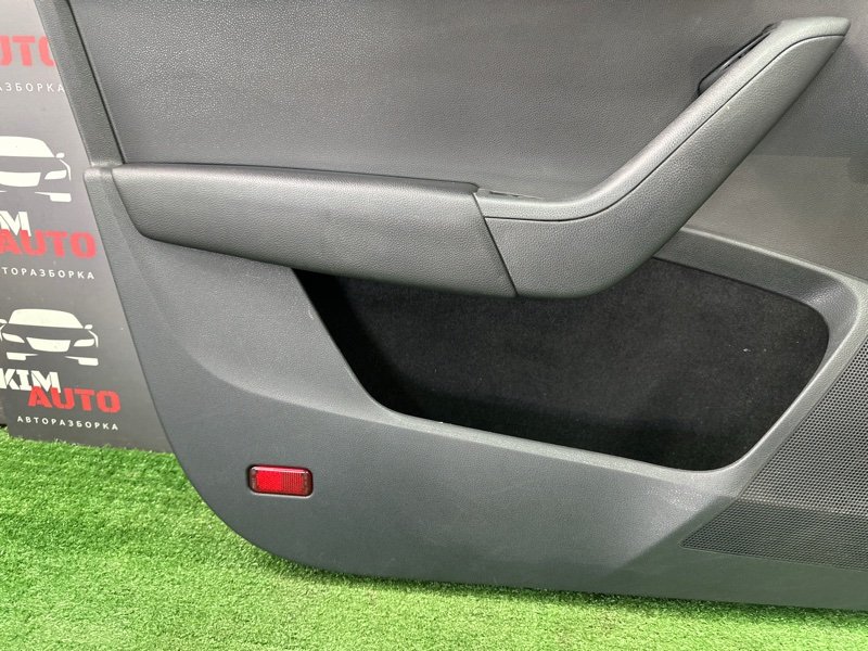 Обшивка двери Skoda Octavia 2014 A7