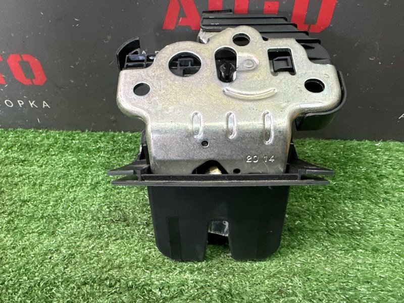 Замок крышки багажника Skoda Octavia 2014 A7