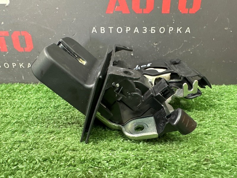 Замок крышки багажника Skoda Octavia 2014 A7