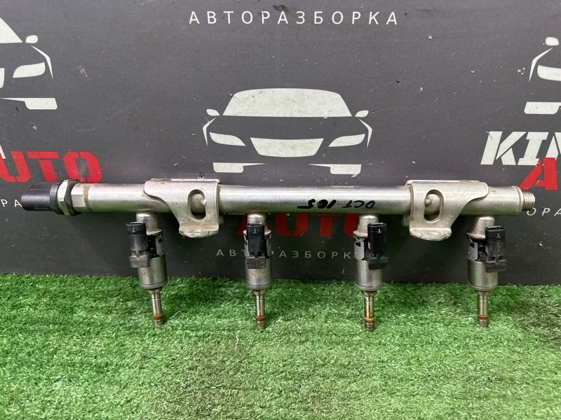 Топливная рейка с форсунками Skoda Octavia 2014 A7