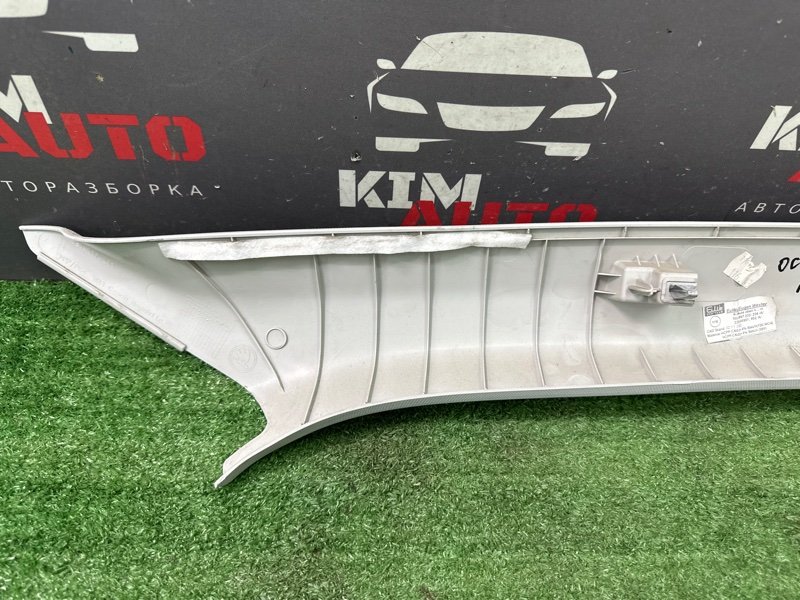 Накладка стойки лобового стекла Skoda Octavia 2014 A7