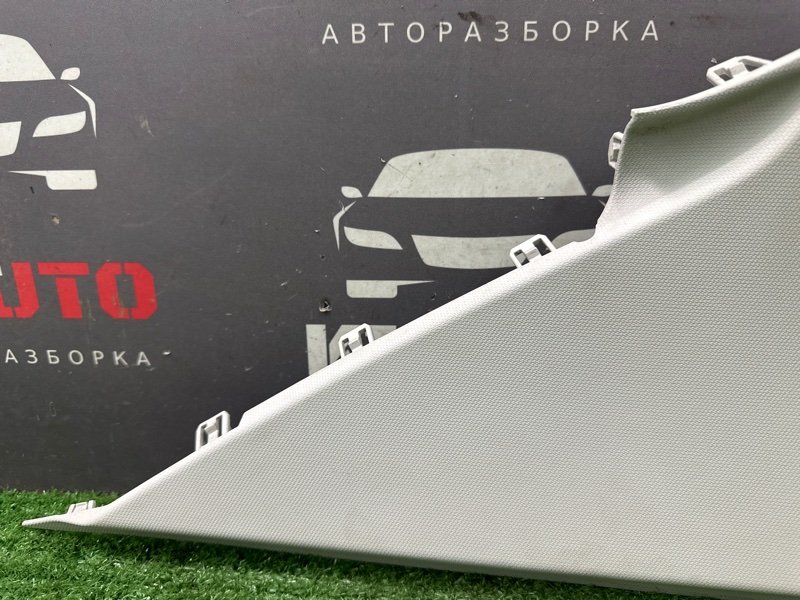 Накладка стойки верхняя Skoda Octavia 2014 A7