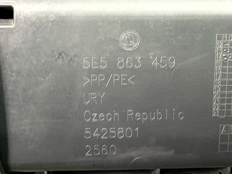 Обшивка задней панели Skoda Octavia 2014 A7