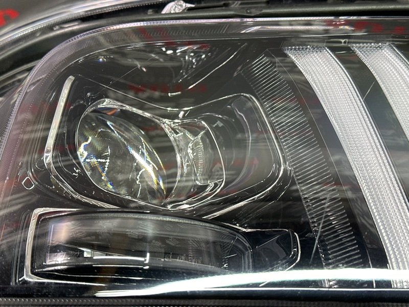 Фары передние Hyundai Santa Fe 2022 TM