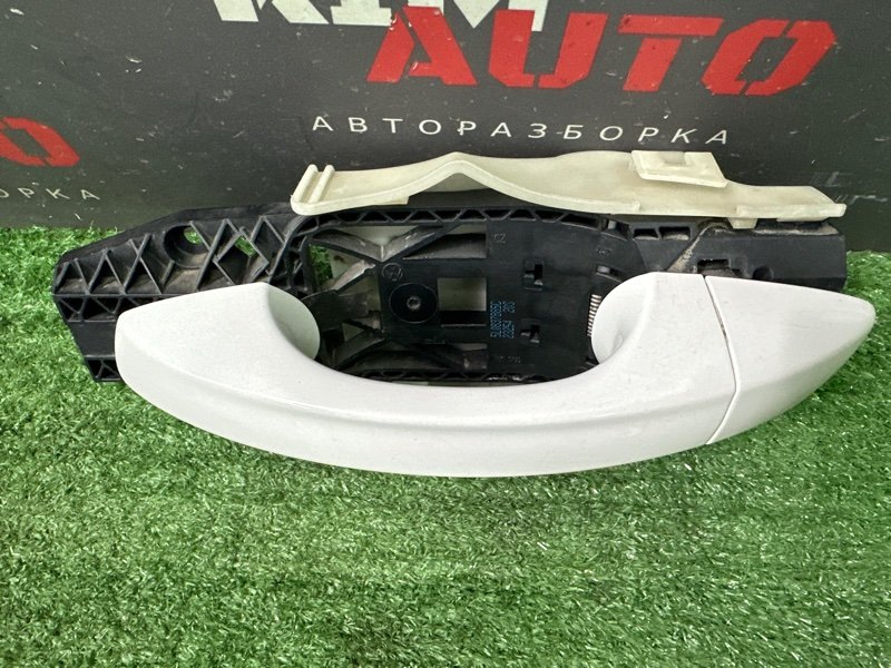 Ручка двери наружная в сборе Skoda Octavia 2014 A7