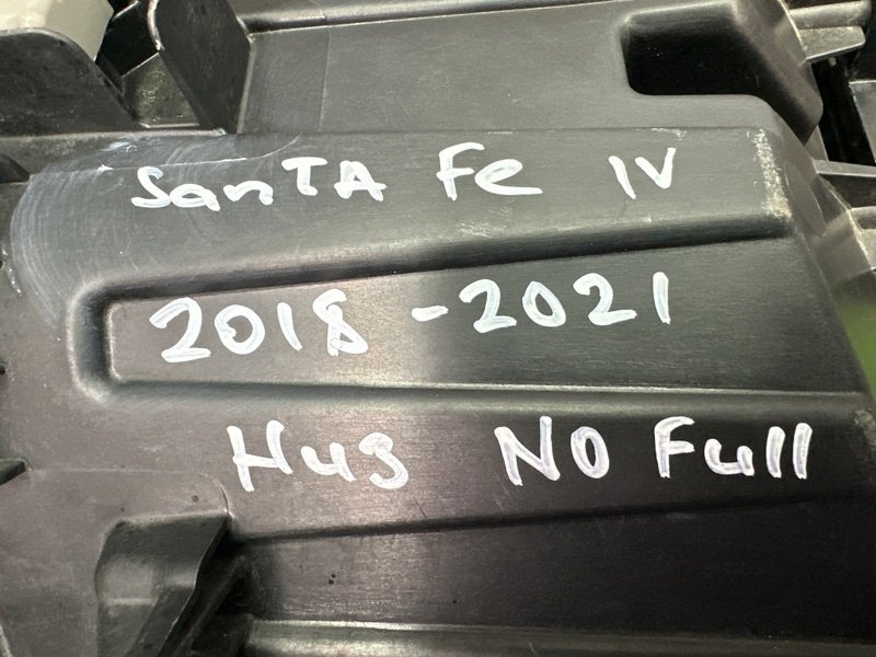 Фары передние Hyundai Santa Fe 2019 TM