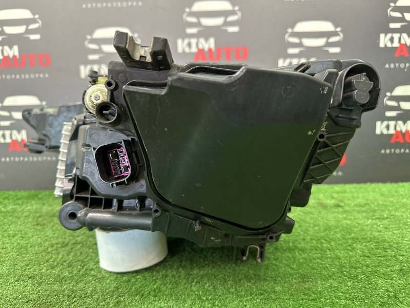 Фары передние Audi A6 2019 C8