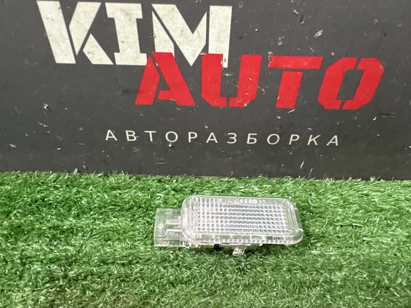 Плафон подсветки салона Skoda Octavia 2014 A7
