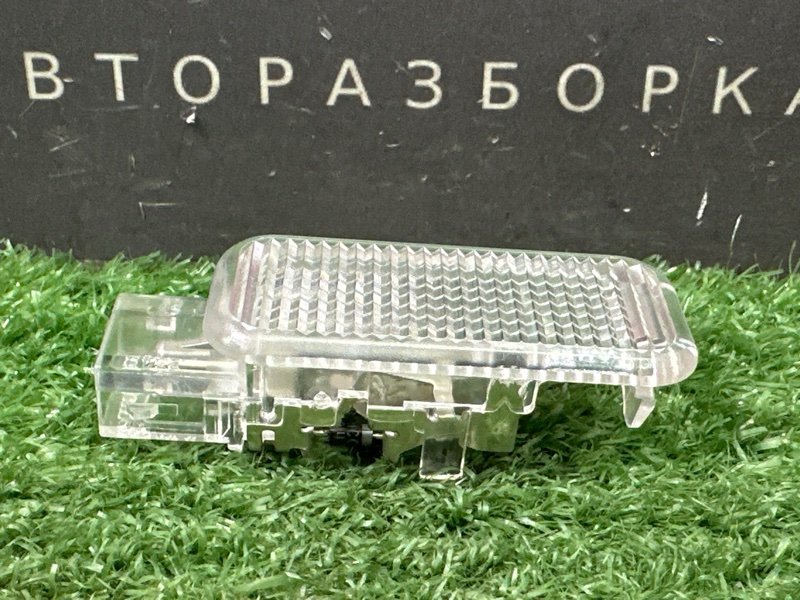 Плафон подсветки салона Skoda Octavia 2014 A7