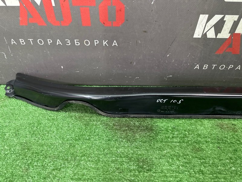 Накладка под жабо водосток Skoda Octavia 2014 A7