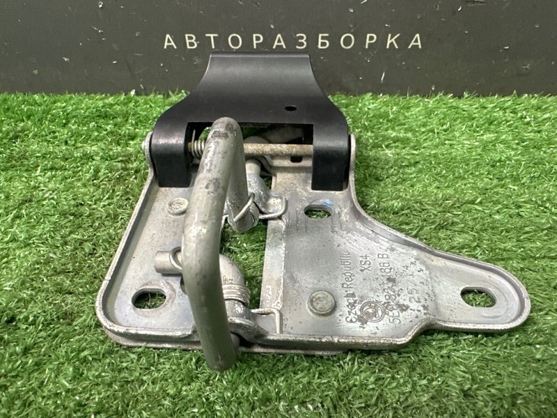 Крюк замка капота Skoda Octavia 2014 A7