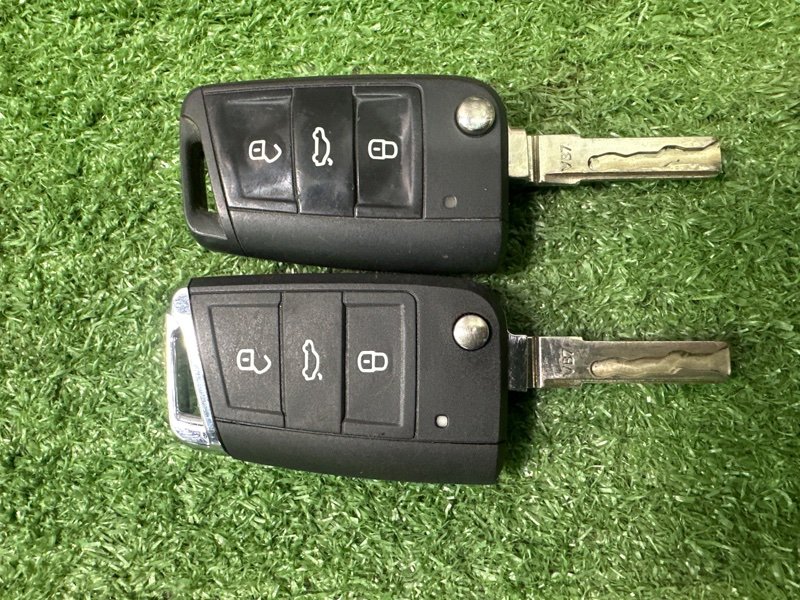 Замок зажигания с ключом(2шт.), личинкой двери Skoda Octavia 2014 A7