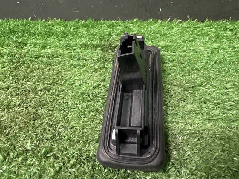 Кнопка открывания багажника Skoda Octavia 2014 A7