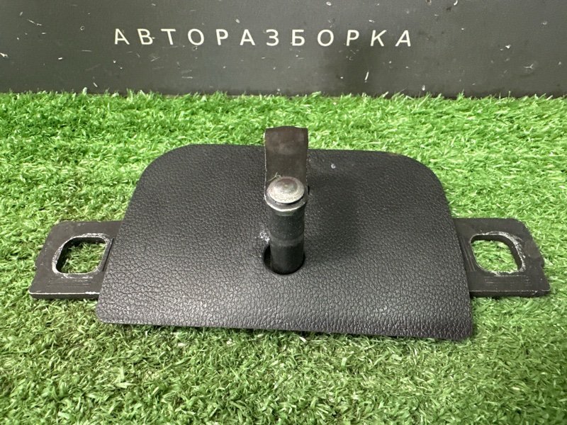 Ответная часть замка багажника Skoda Octavia 2014 A7