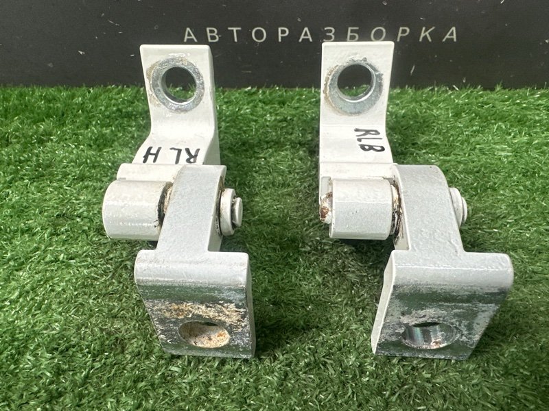 Петли двери Skoda Octavia 2014 A7