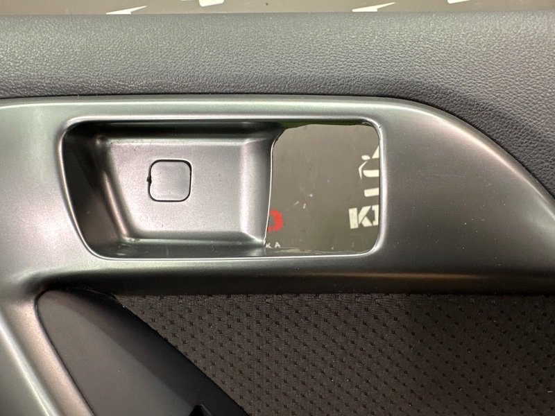 Обшивка двери Kia Cerato 2 2010 TD