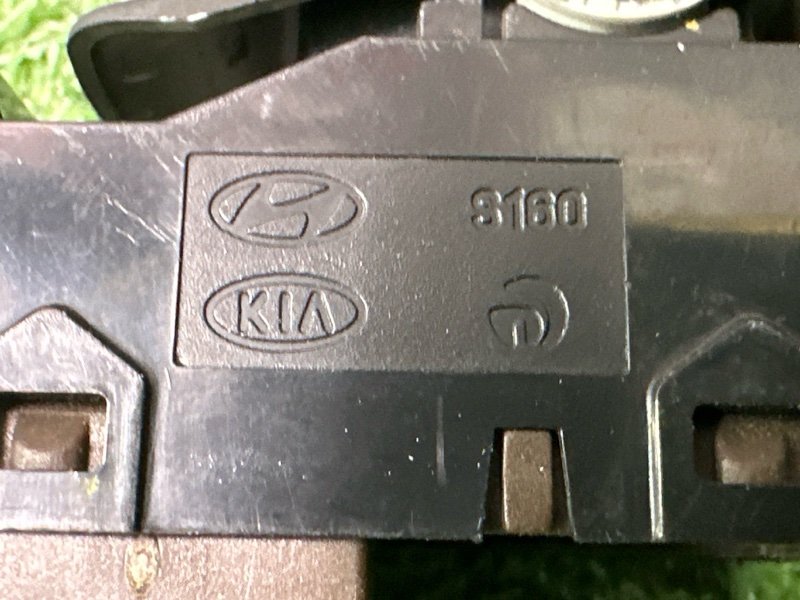 Кнопка стеклоподъемника Kia Cerato 2 2010 TD