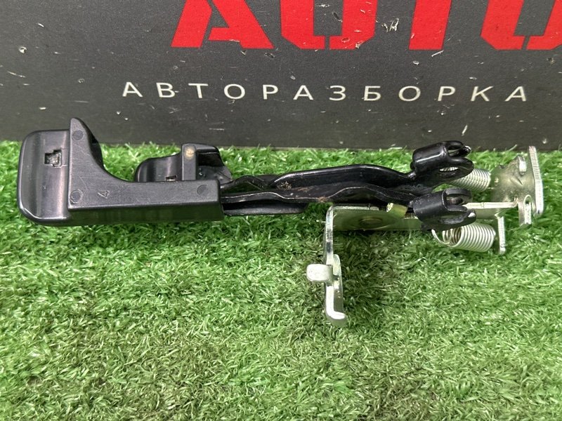 Ручка открывания бензобака и багажника Kia Cerato 2 2010 TD